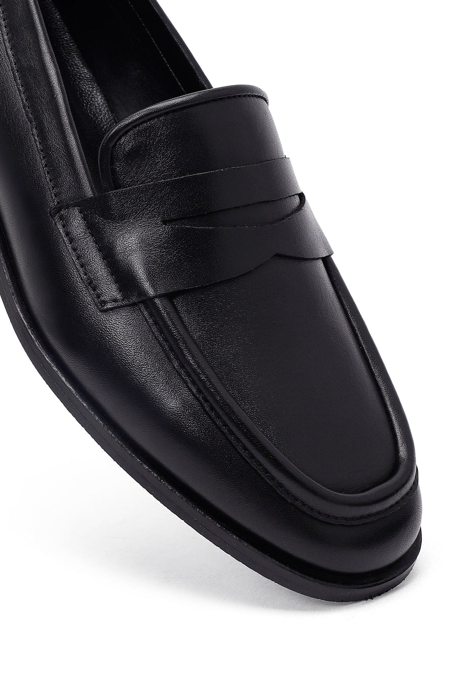 Woman Black Leather Loafers