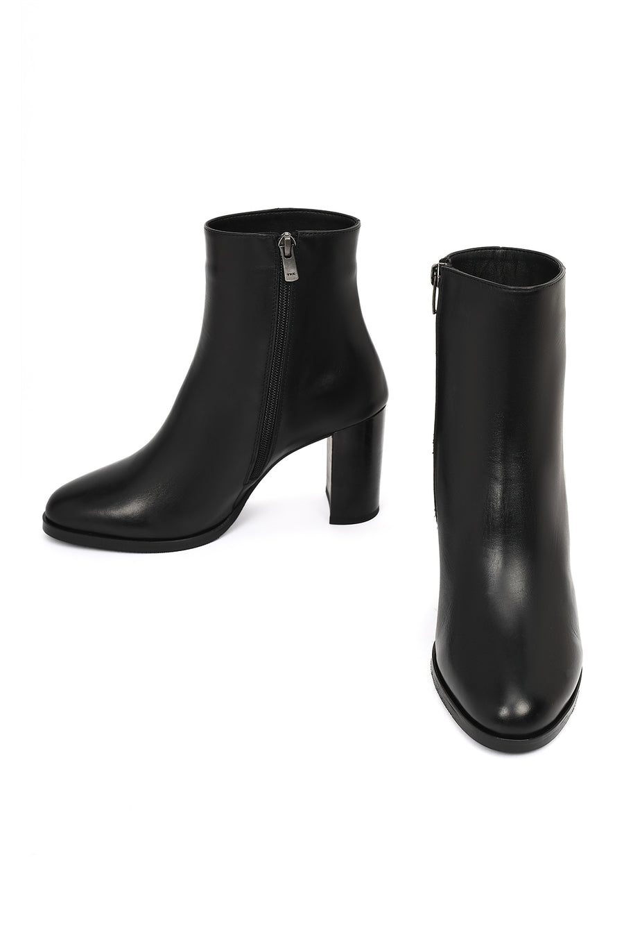 Women's Black Zippered Thick Heeled Leather Boots