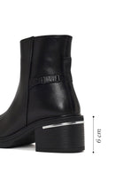 Woman Black Zip Closure Chunky-heeled Leather Boots | Derimod