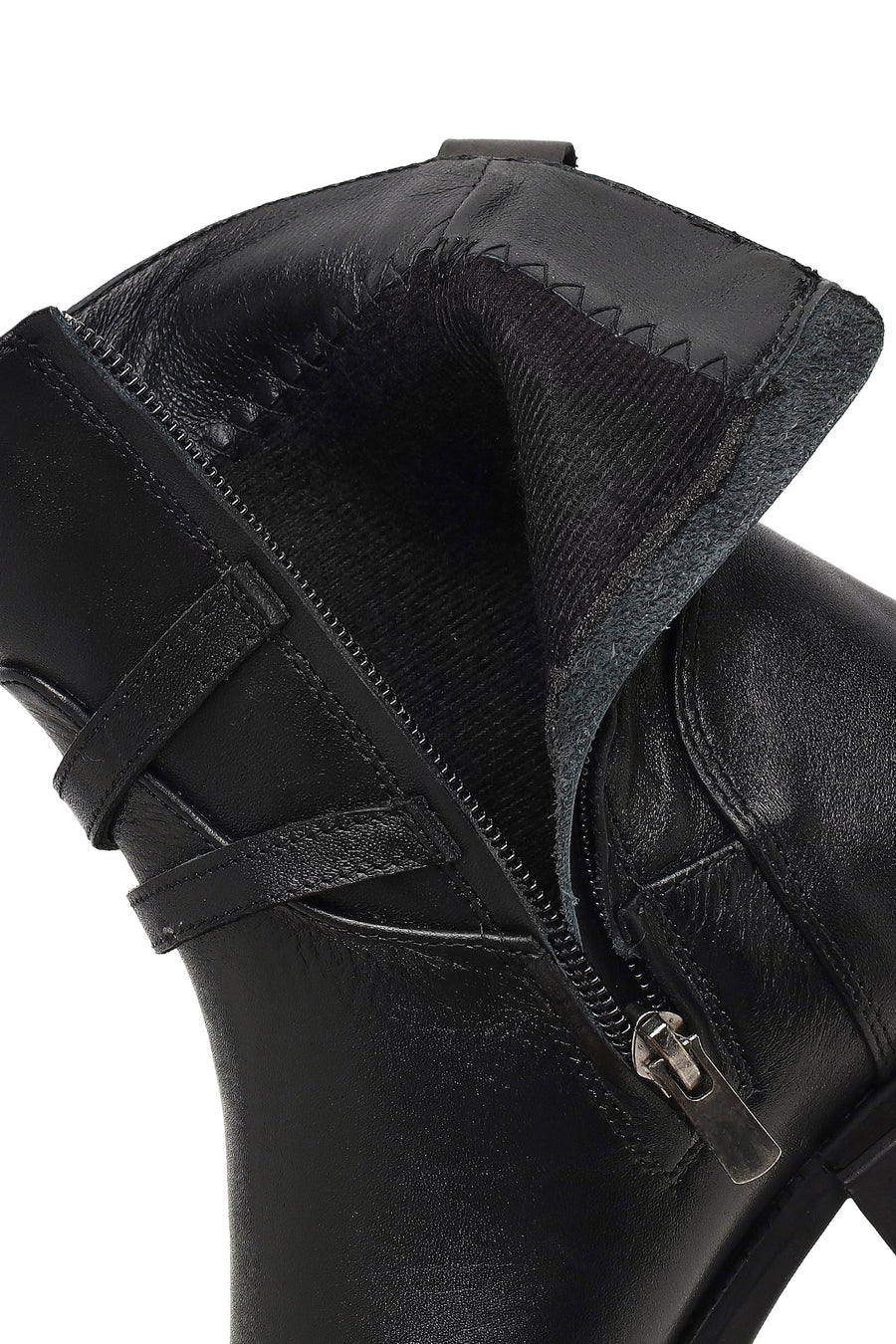 Woman Black Zip Closure Buckled Leather Boots