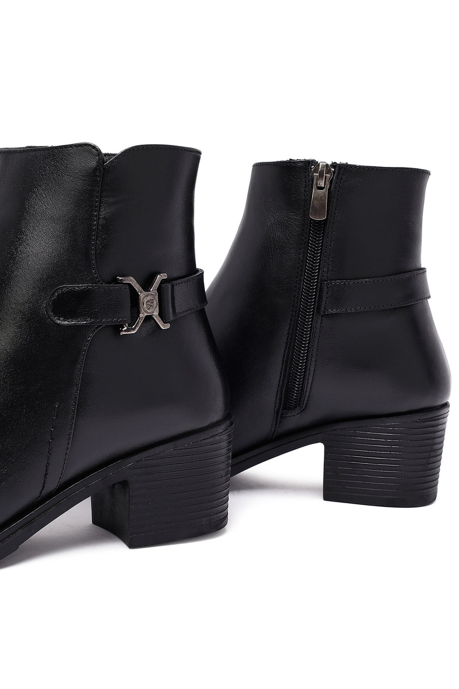 Woman Black Zip Closure Thick-Heeled Leather Boots
