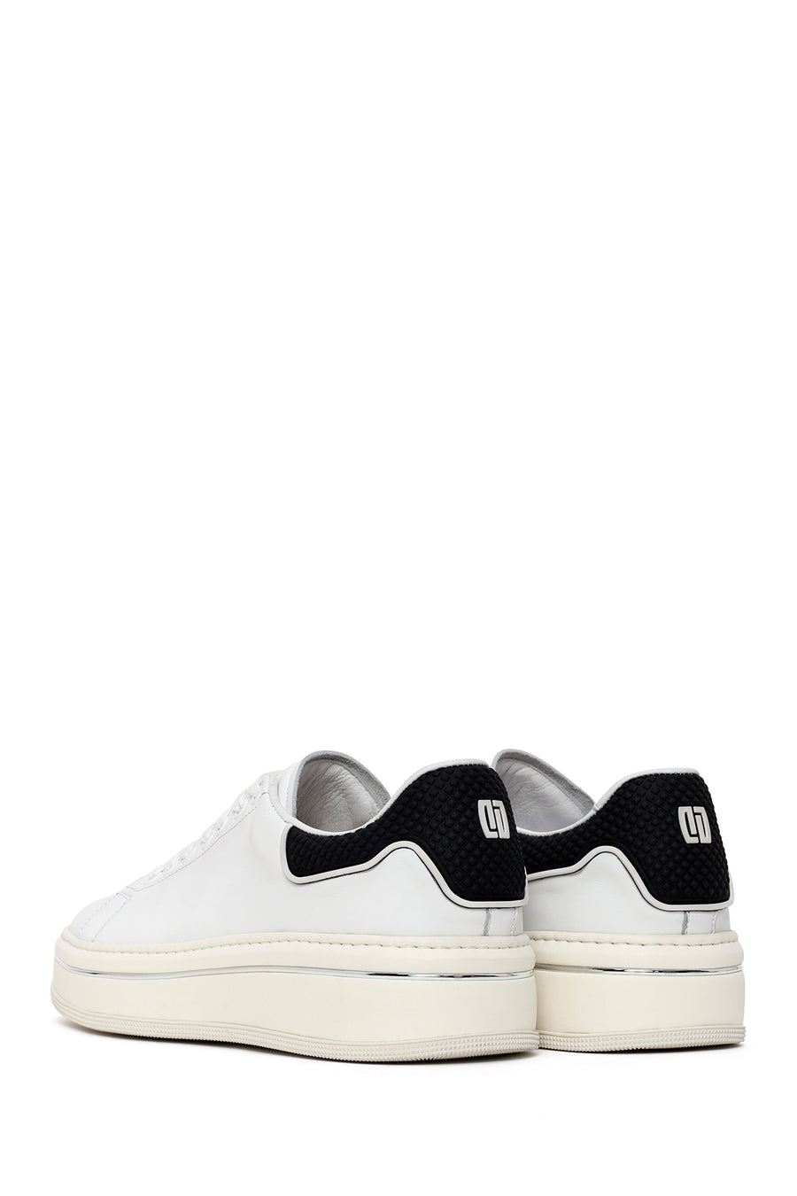 Erkek Beyaz Bağcıklı Kalın Tabanlı Deri Sneaker