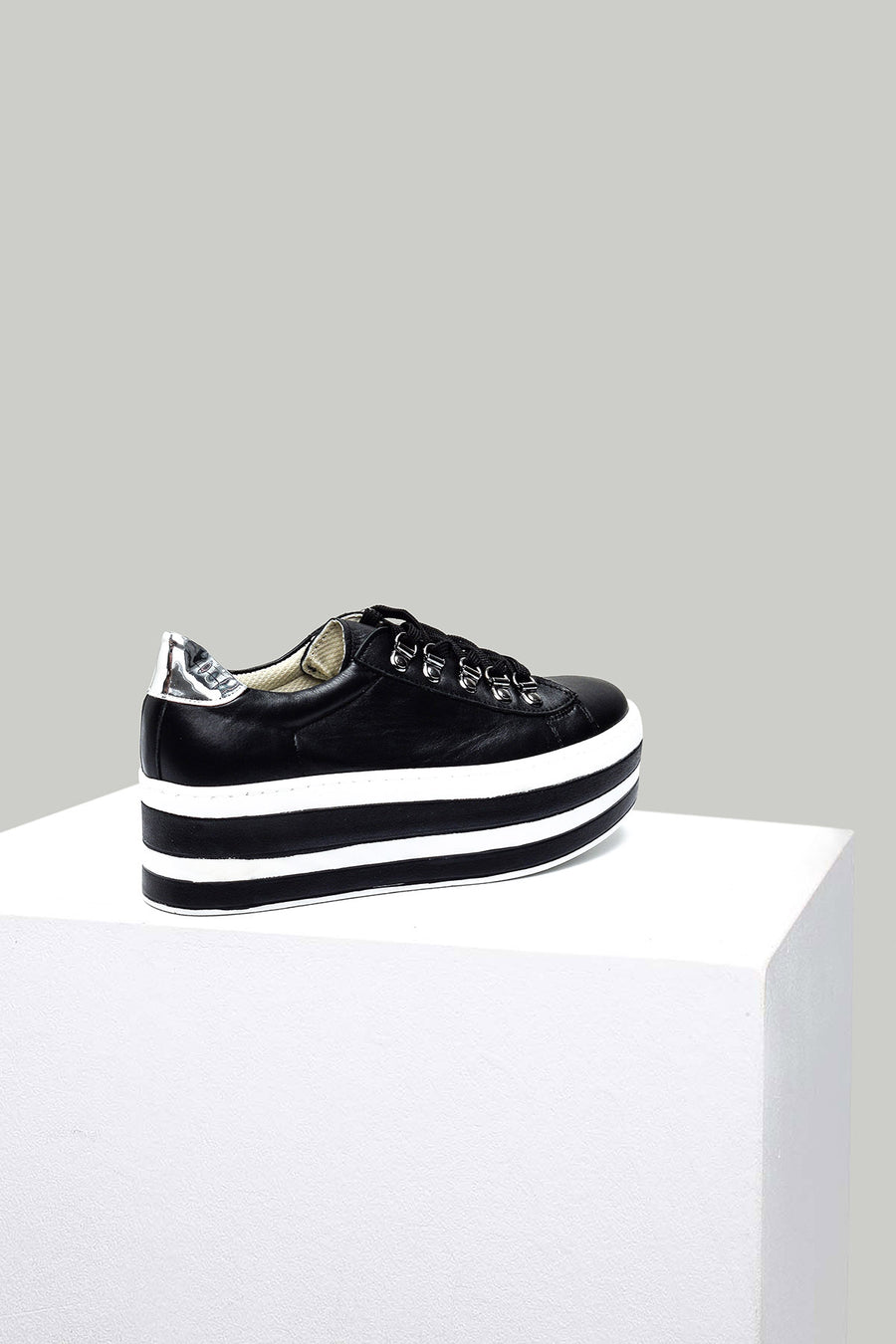 High-Sole Women's Leather Sneaker