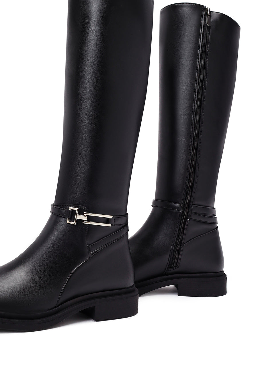 Woman Black Zip Closure Boot