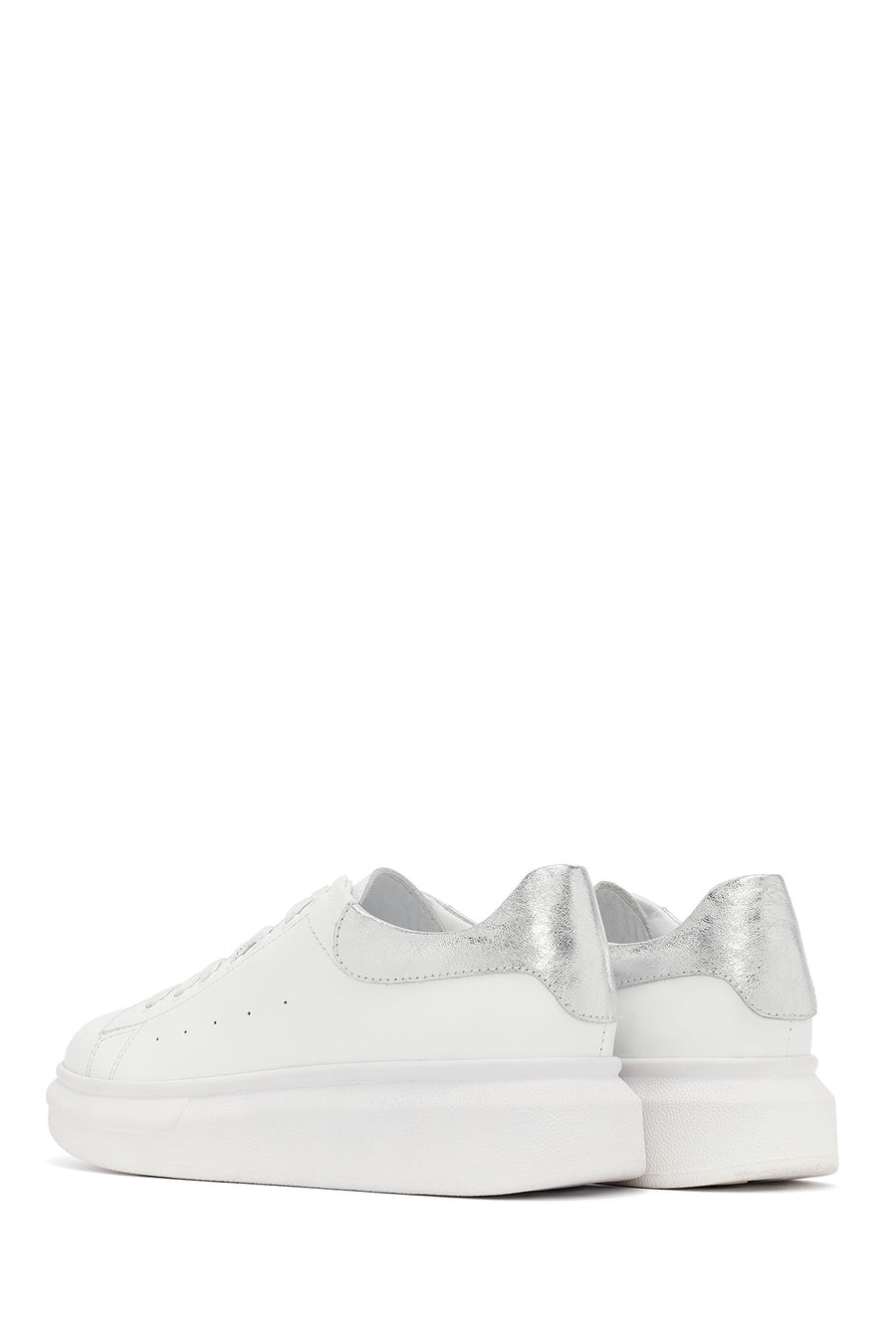 Kadın Beyaz Bağcıklı Kalın Tabanlı Deri Sneaker