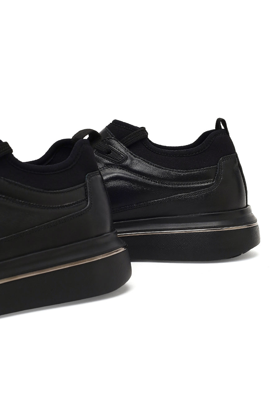 Men's Black Lace-Up Thick-Soled Leather Sneaker