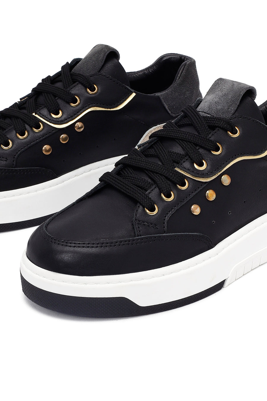 Kadın Siyah Bağcıklı Kalın Tabanlı Deri Sneaker