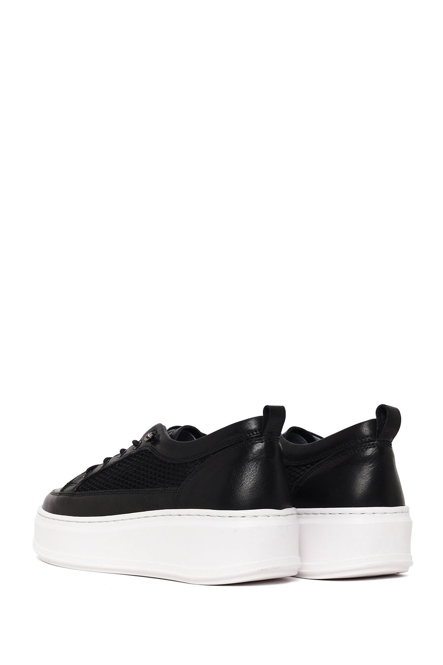 Woman Black Lace-Up Thick-Soled Leather Sneaker