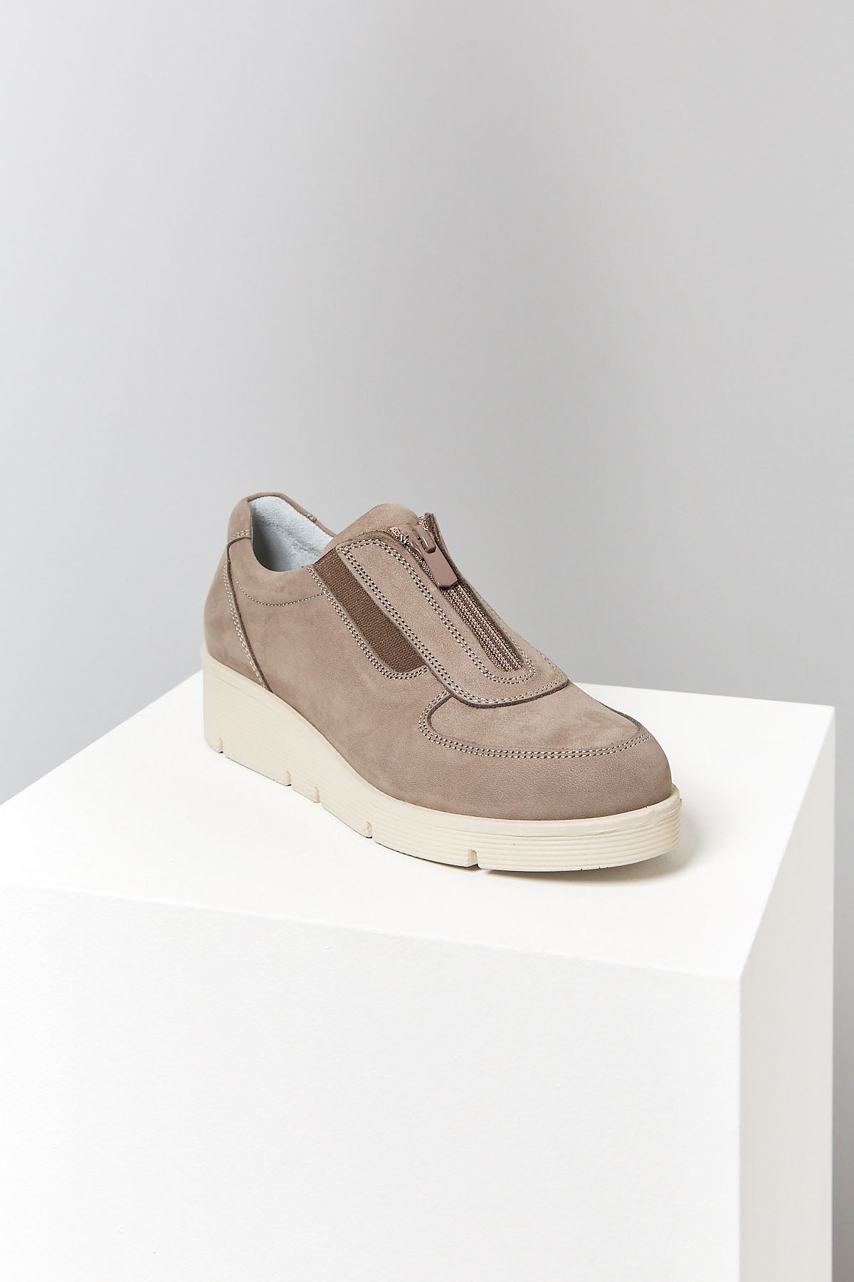 Complete the Look by Purchasing Together!