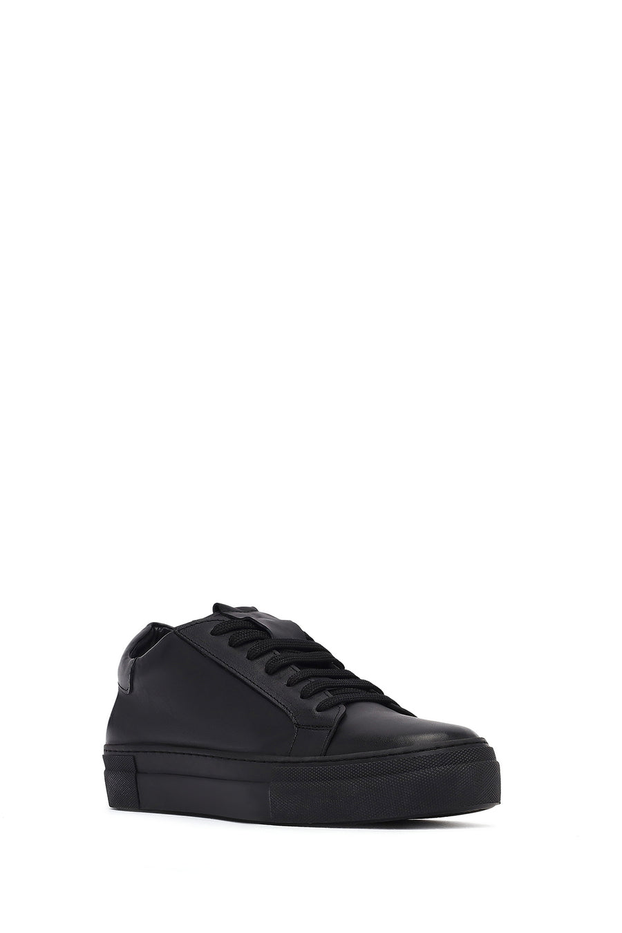 Woman Black Laced Leather Sneakers