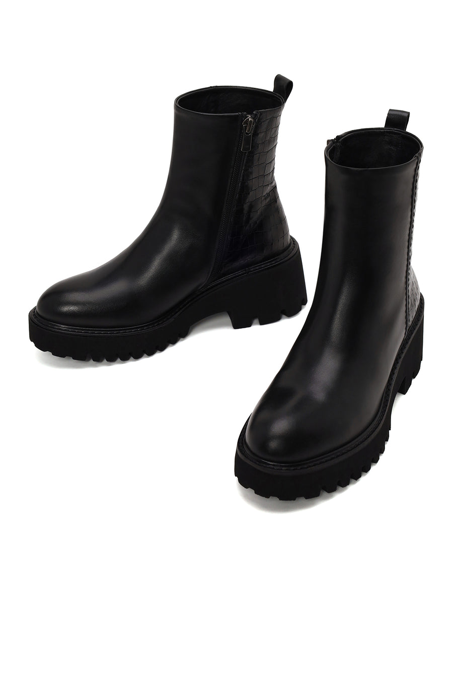 Woman Black Zip Closure Patterned Thick-Soled Leather Boots