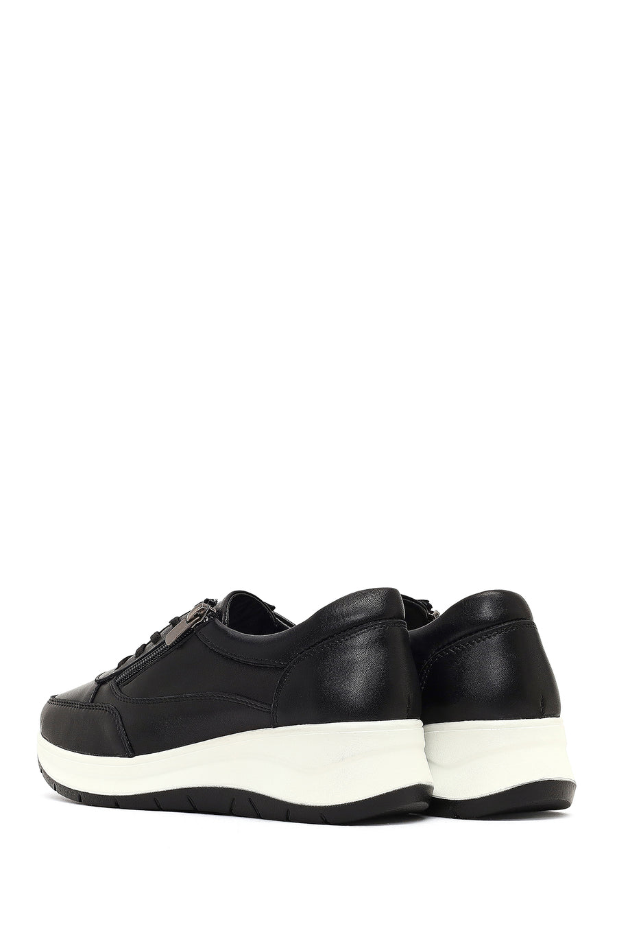 Kadın Siyah Bağcıklı Kalın Tabanlı Deri Sneaker