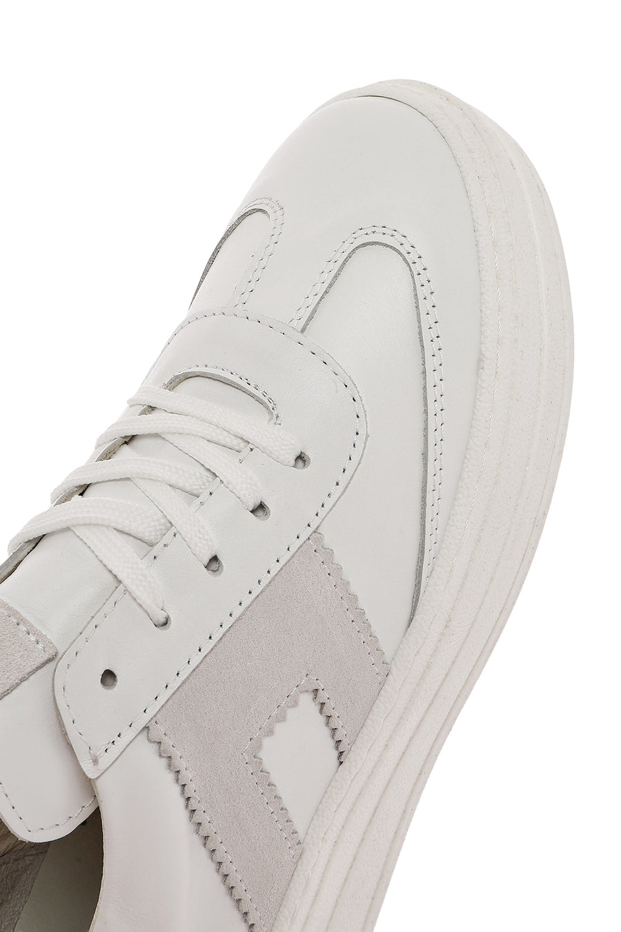 Kadın Beyaz Bağcıklı Kalın Tabanlı Deri Sneaker
