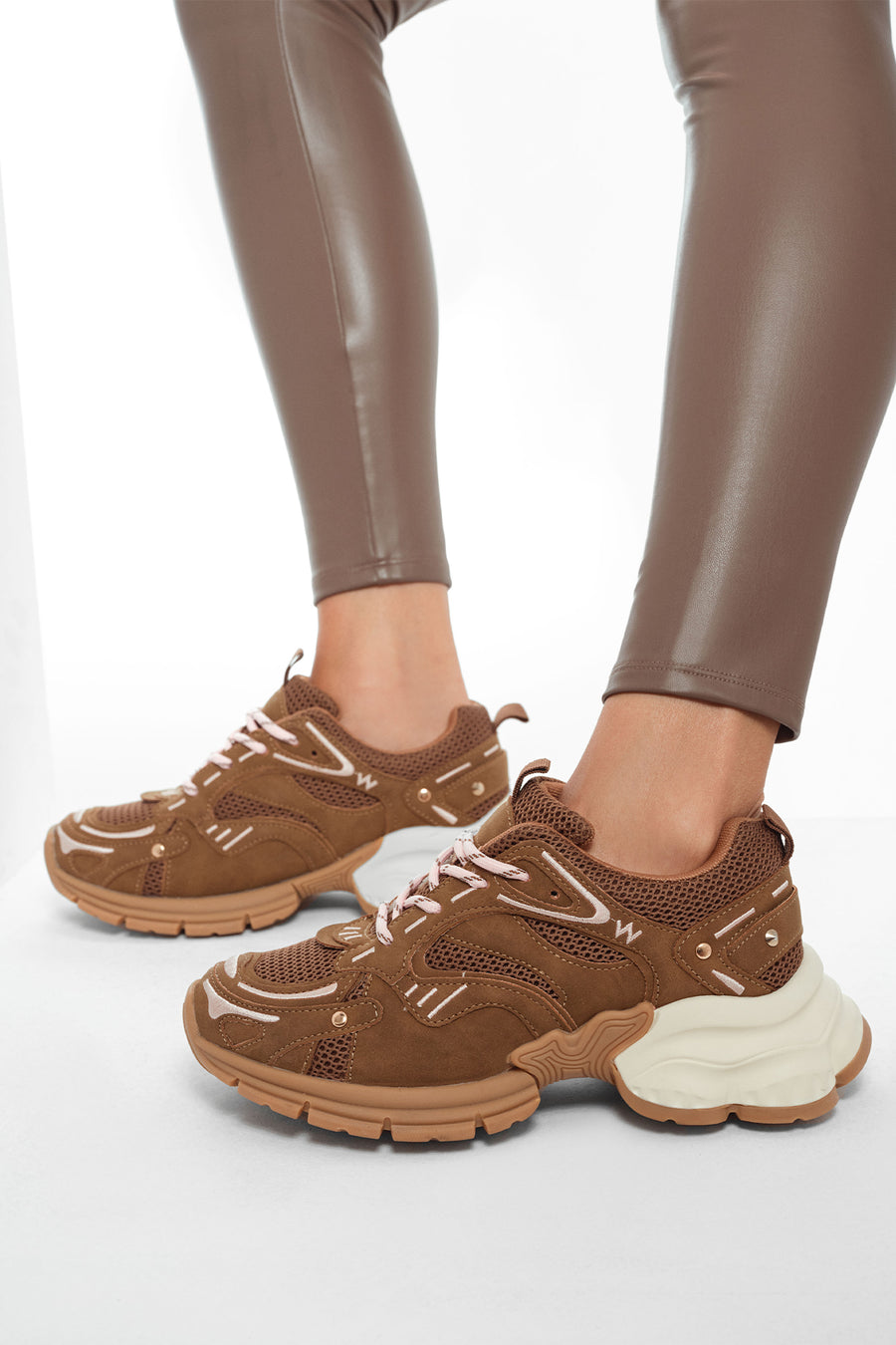 Woman Camel Lace-Up Chunky Sneaker
