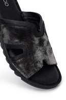 Woman Black Leather Comfort Slipper | Derimod