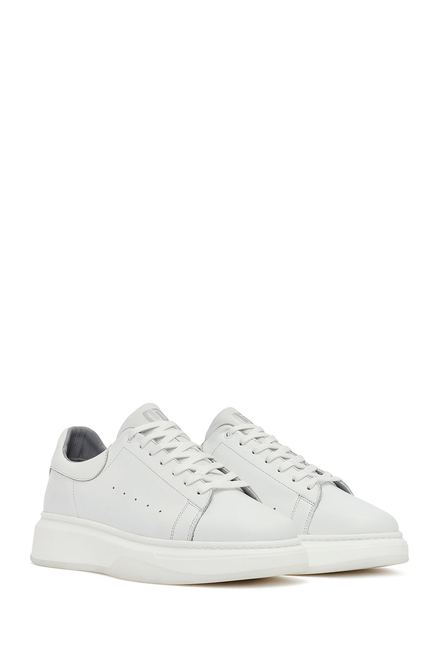 Erkek Beyaz Bağcıklı Kalın Tabanlı Deri Sneaker