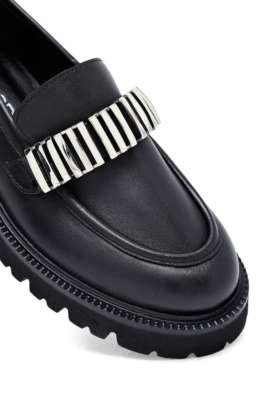 Kadın Siyah Aksesuarlı Deri Maskülen Loafer