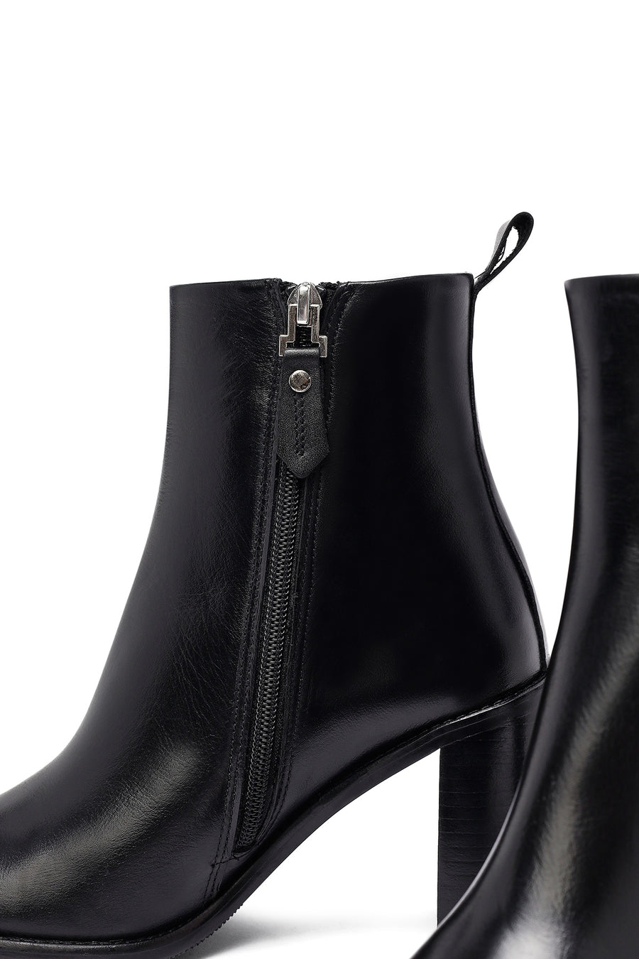 Woman Black Zippered Chunky Heels Leather Boat