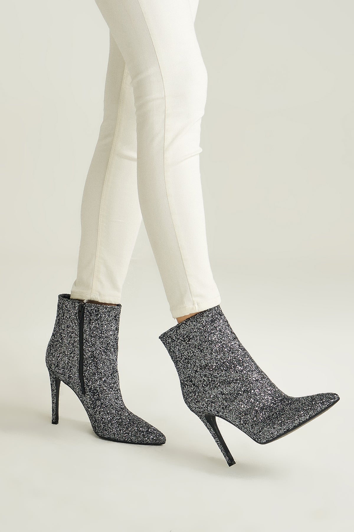 Complete the Look by Purchasing Together!