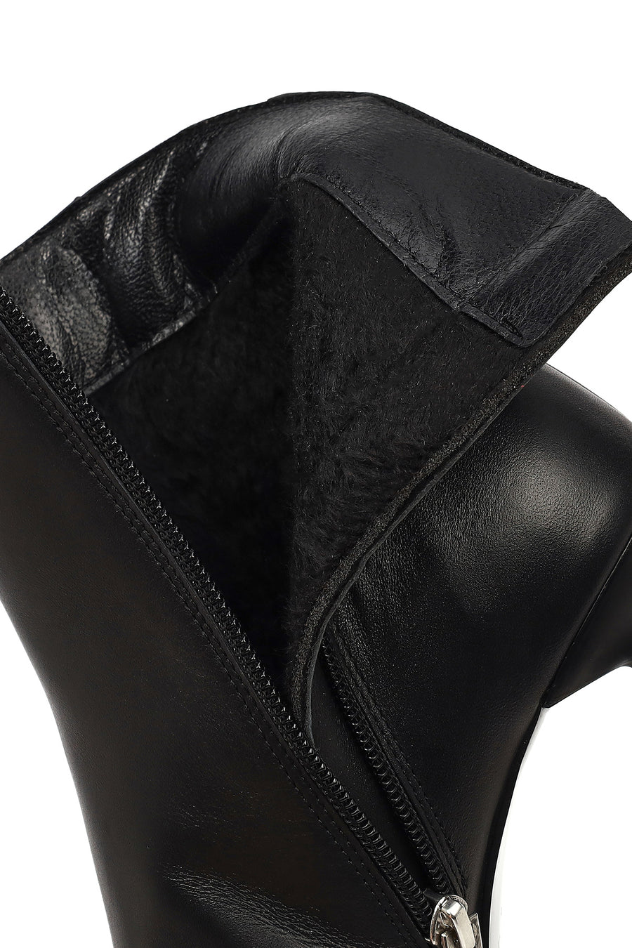 Woman Black Zip Closure Heeled Leather Boots