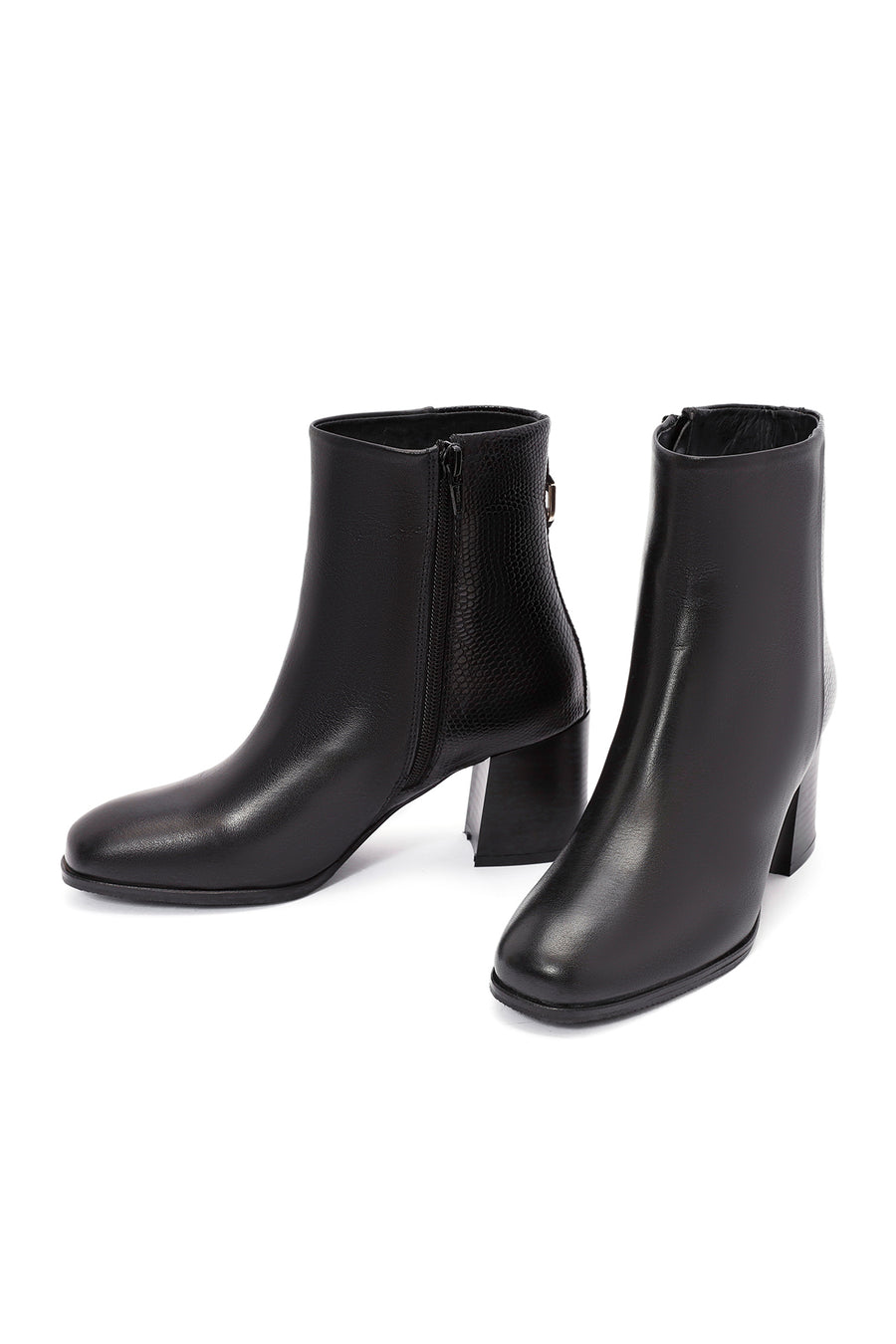 Women's Black Zippered Thick Heeled Leather Boots