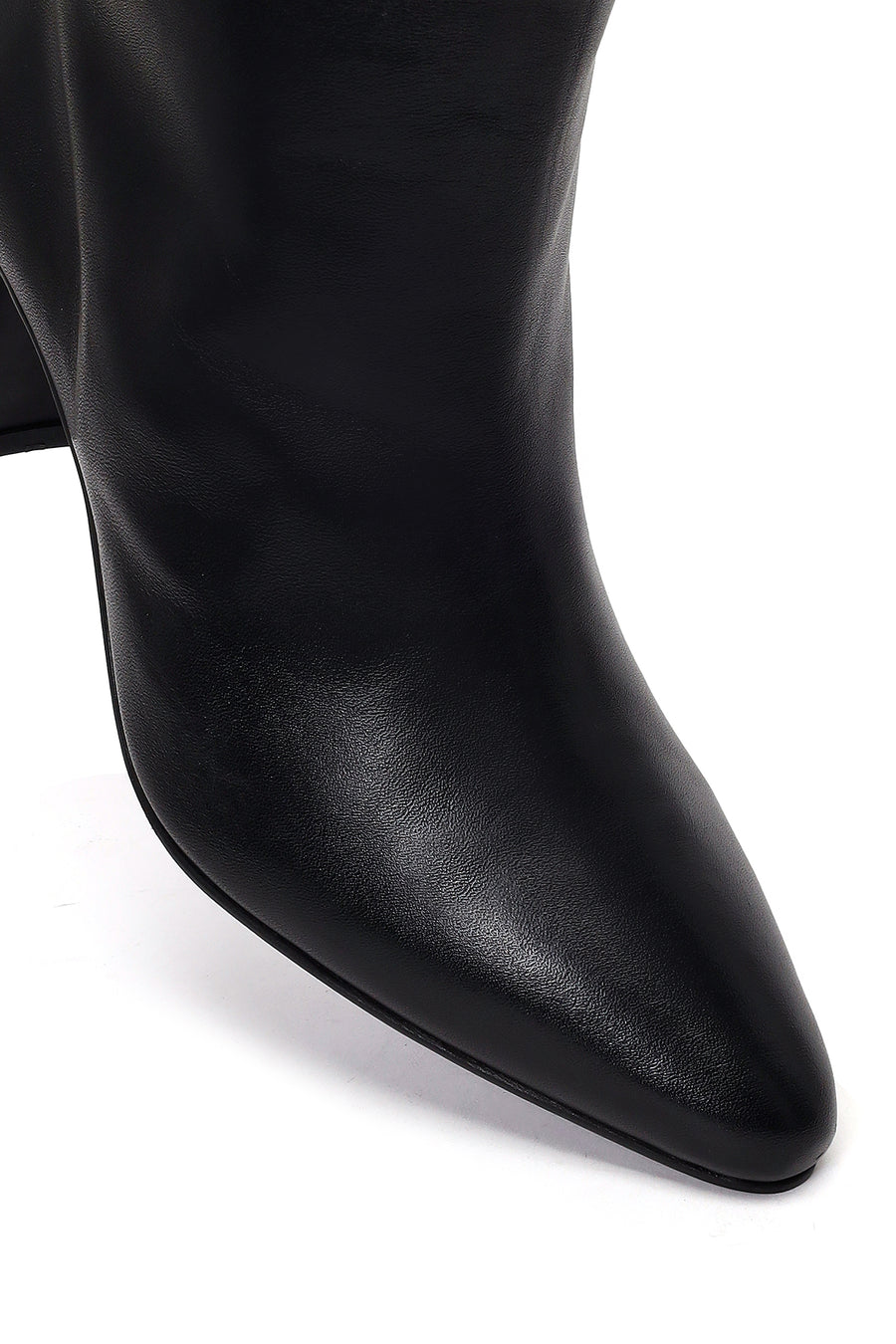Woman Black Thick-Heeled Leather Boots