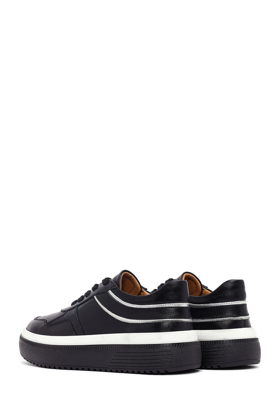 Kadın Siyah Bağcıklı Kalın Tabanlı Deri Sneaker