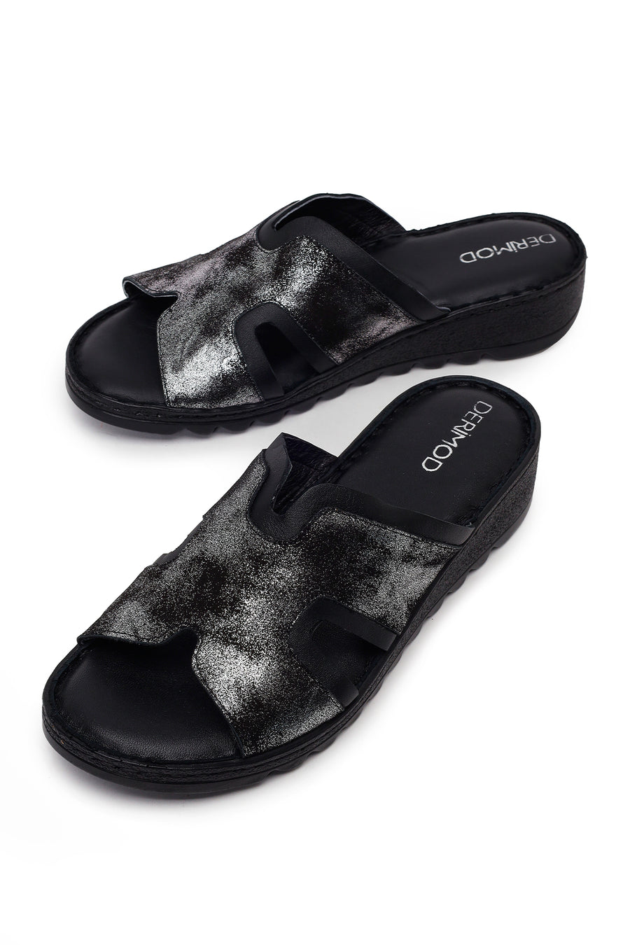 Woman Black Leather Comfort Slipper