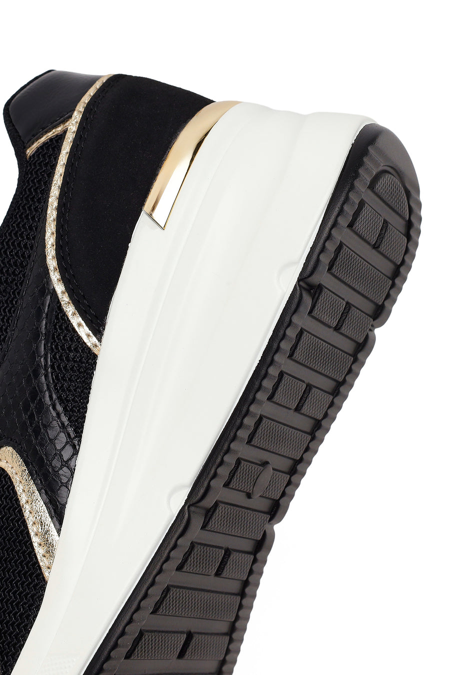Woman Black Lace-Up Wedge Sneaker