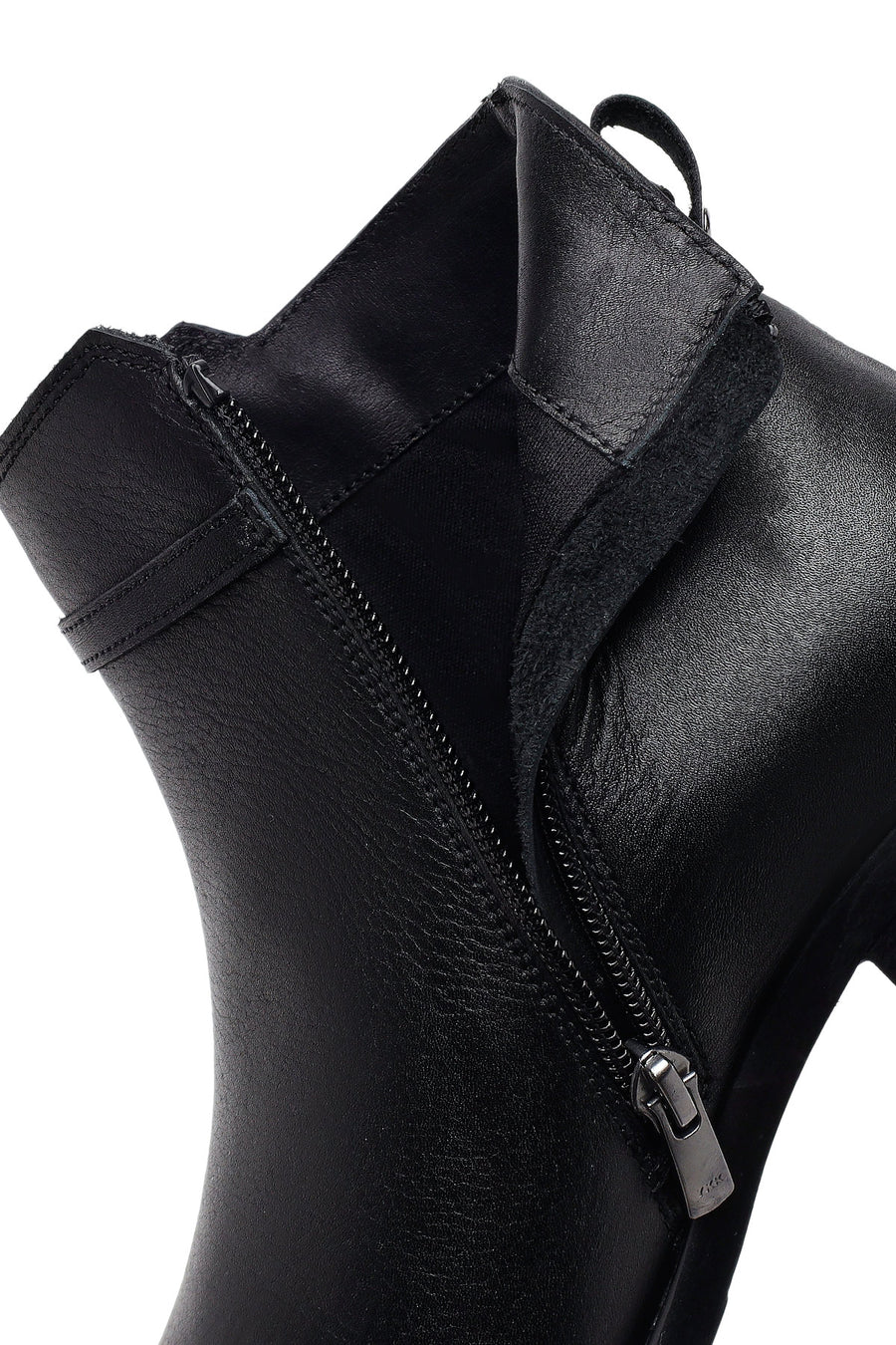 Woman Black Zip Closure Short-Heeled Leather Boots