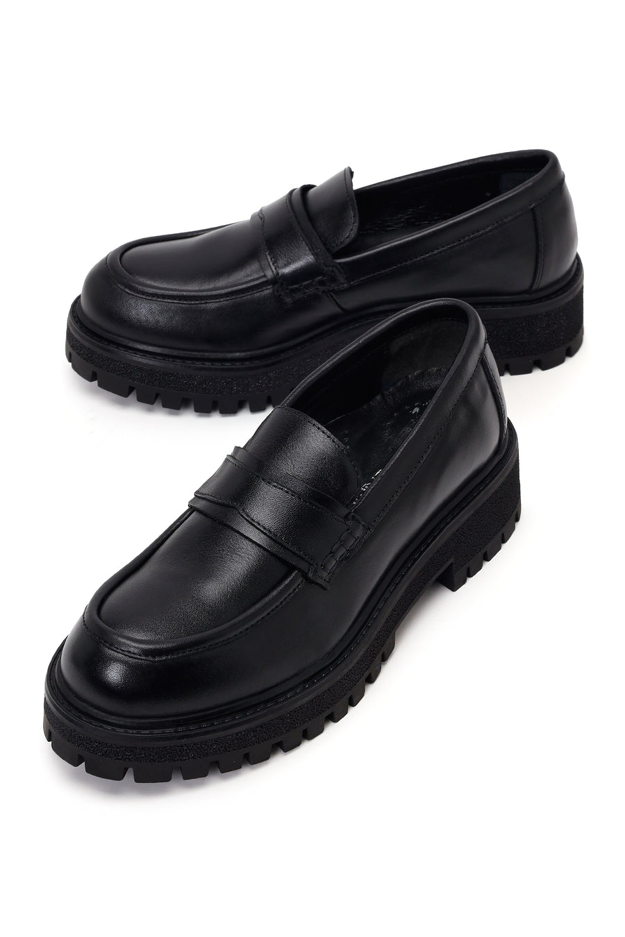 Woman Black Thick-Soled Leather Masculine Loafer