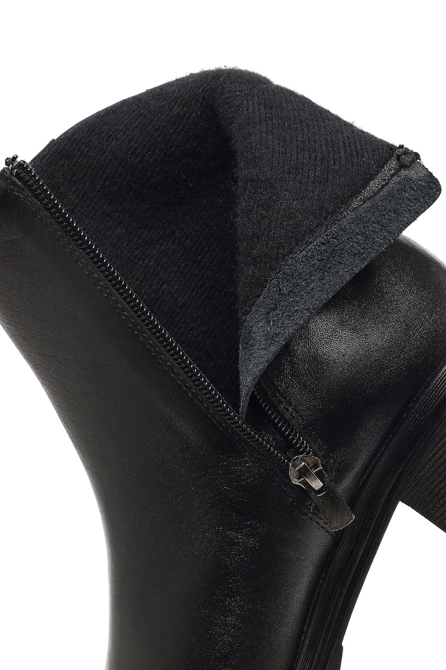 Woman Black Zip Closure Short Thick-Heeled Leather Boots