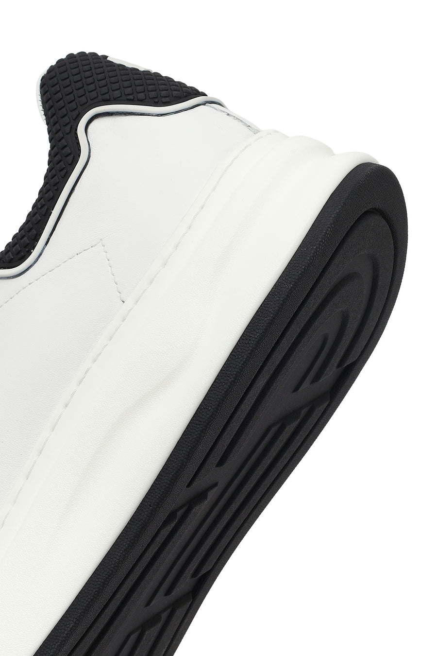 Erkek Beyaz Bağcıklı Kalın Tabanlı Deri Sneaker