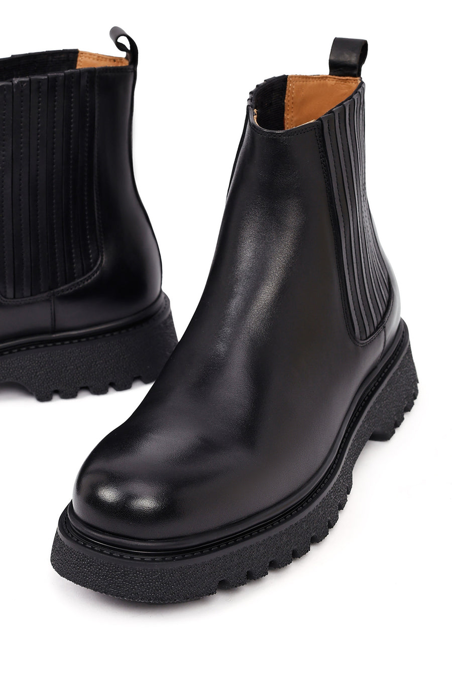 Men's Black Thick-Soled Leather Chelsea Boot