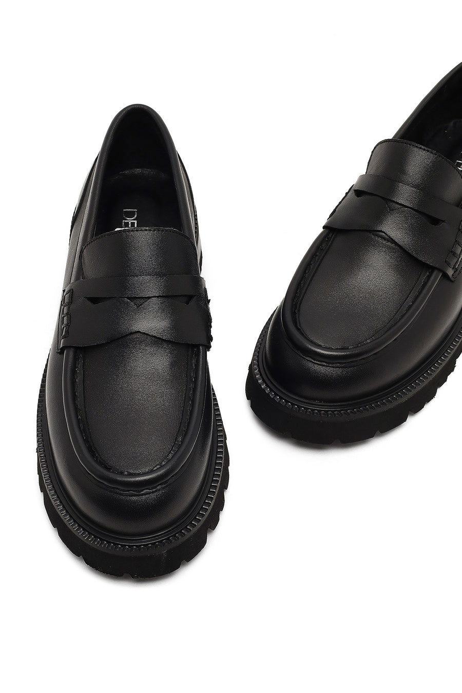 Woman Black Thick-Soled Leather Masculine Loafer
