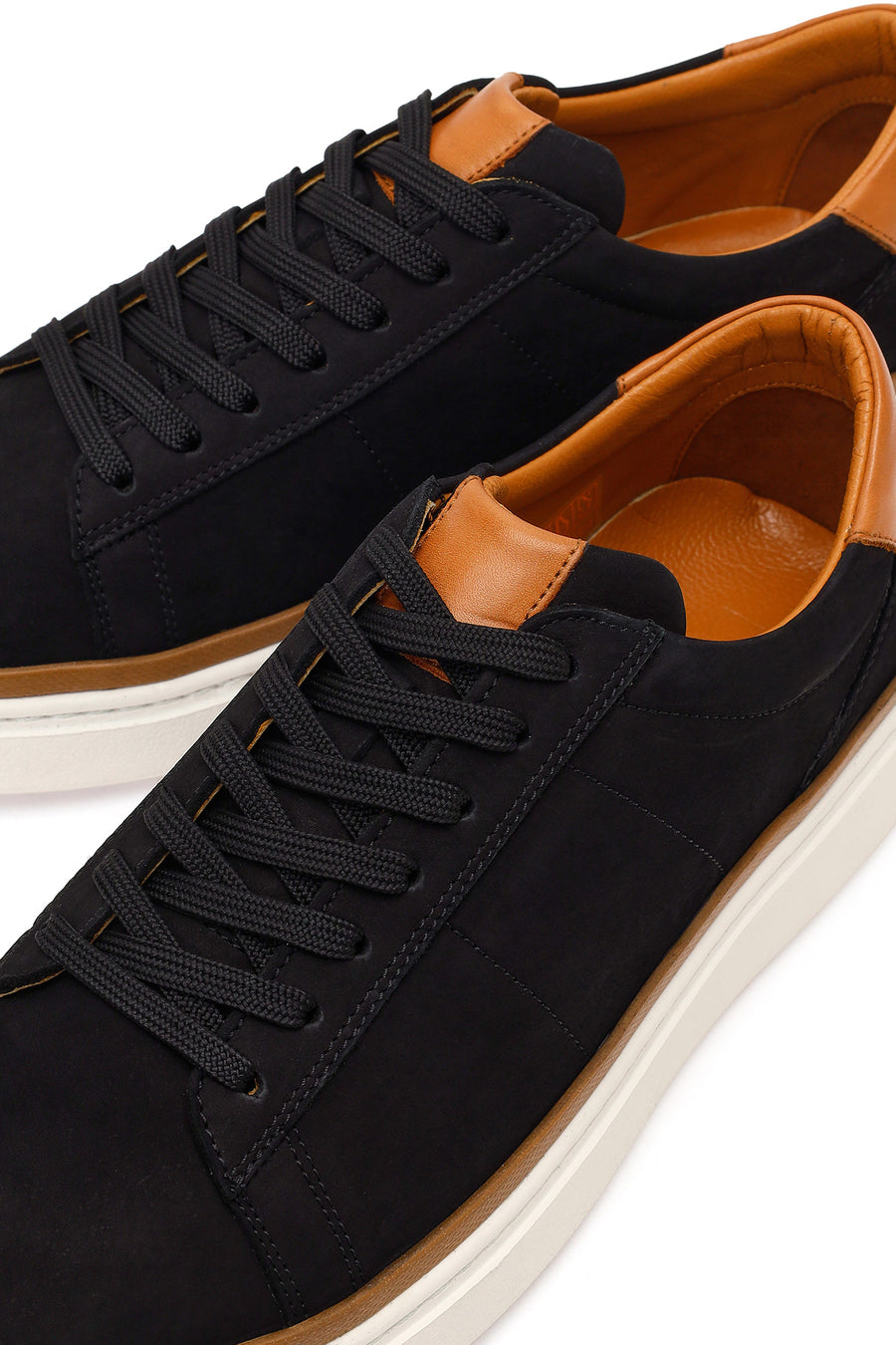 Erkek Siyah Bağcıklı Nubuk Deri Sneaker