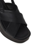 Woman Black Thick-Soled Leather Sandal | Derimod