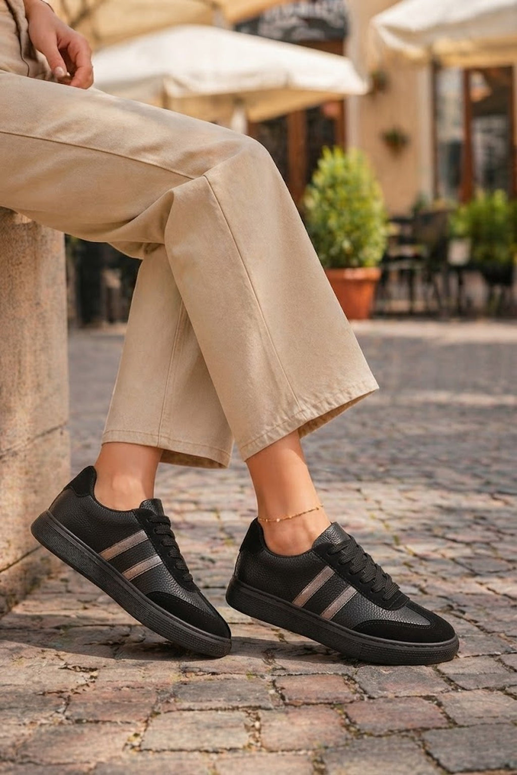 Kadın Siyah Bağcıklı Sneaker