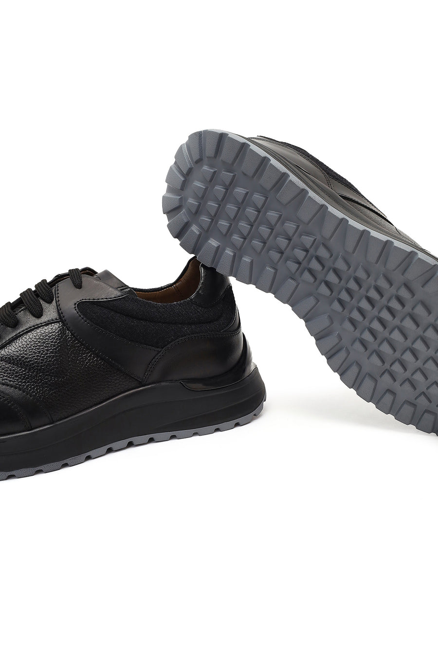 Men's Black Lace-Up Thick-Soled Leather Sneaker