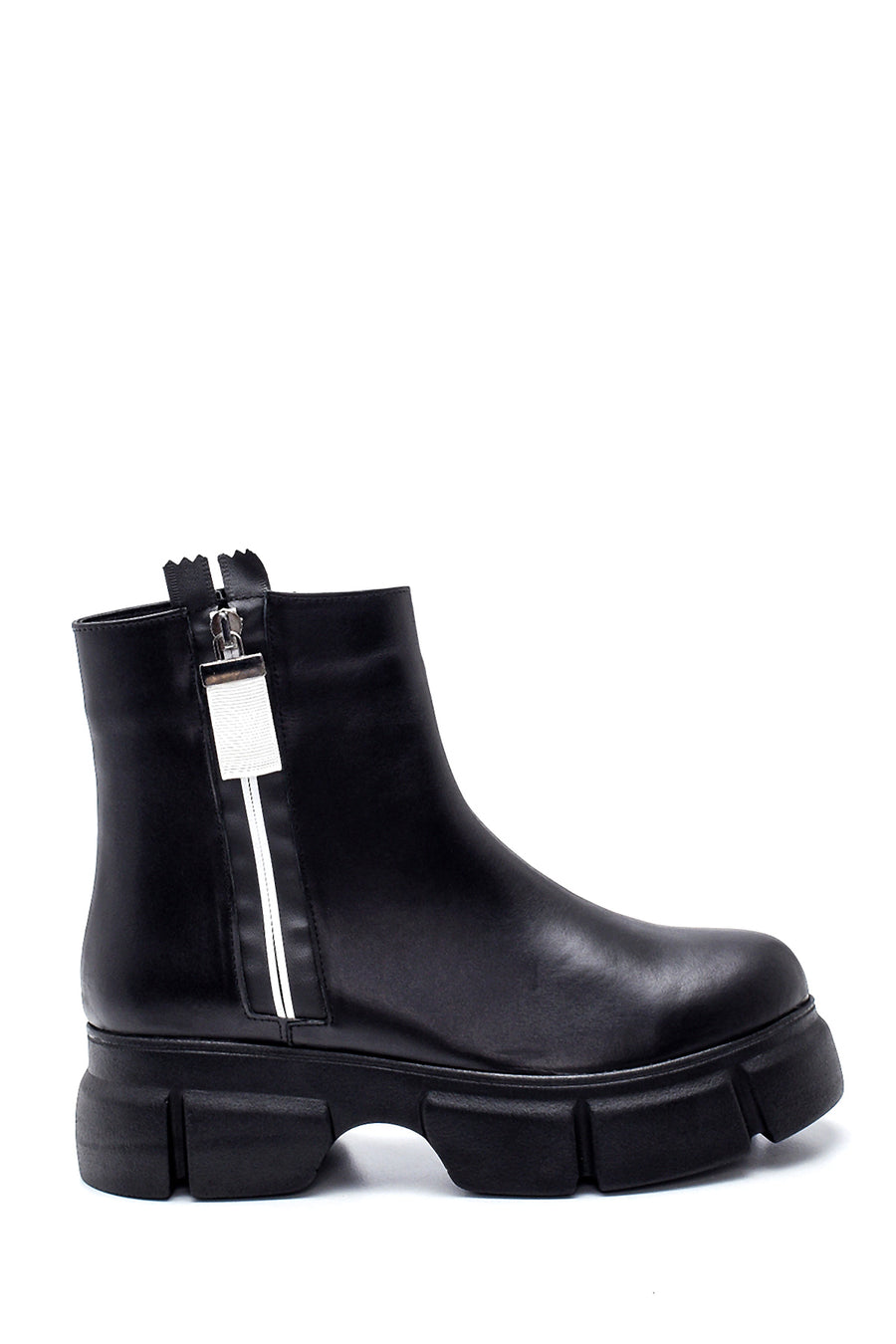 Women's Thick Soled Leather Boots 21WFD130018 | Derimod