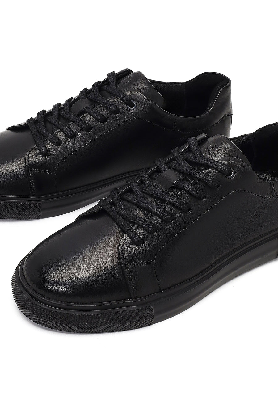 Men's Black Lace Up Leather Sneakers