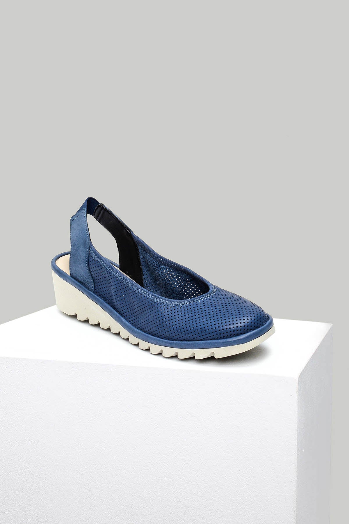 Complete the Look by Purchasing Together!