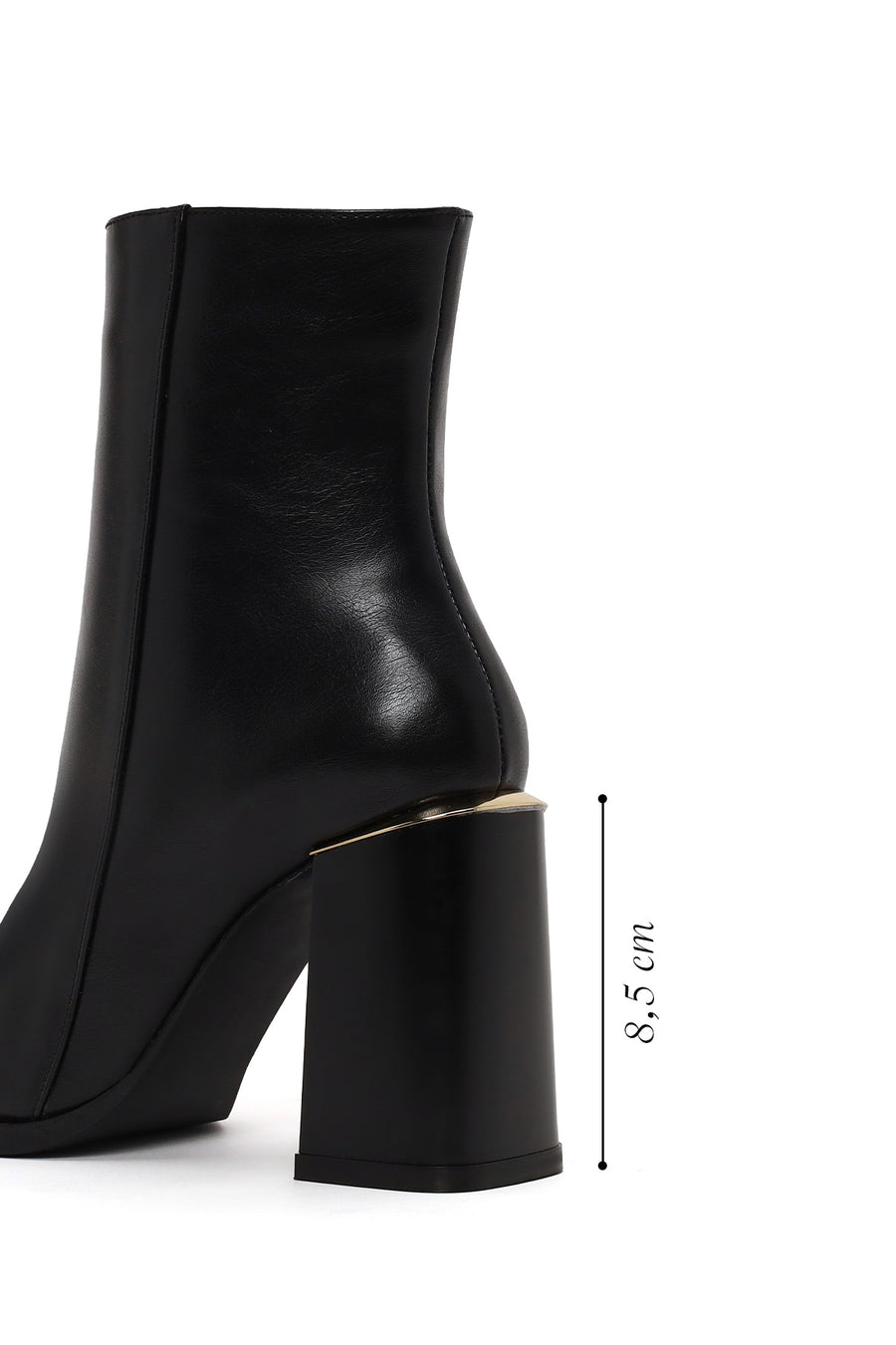 Woman Black Zip Closure Thick-Heeled Leather Boots