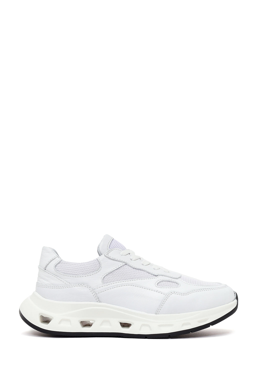 Kadın Beyaz Bağcıklı Kalın Tabanlı Deri Sneaker