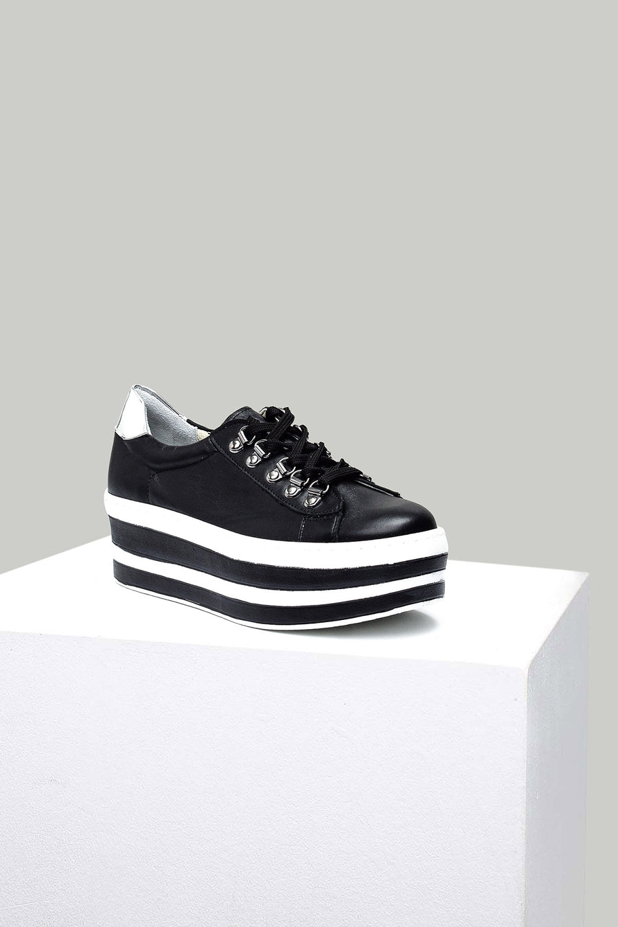 High-Sole Women's Leather Sneaker
