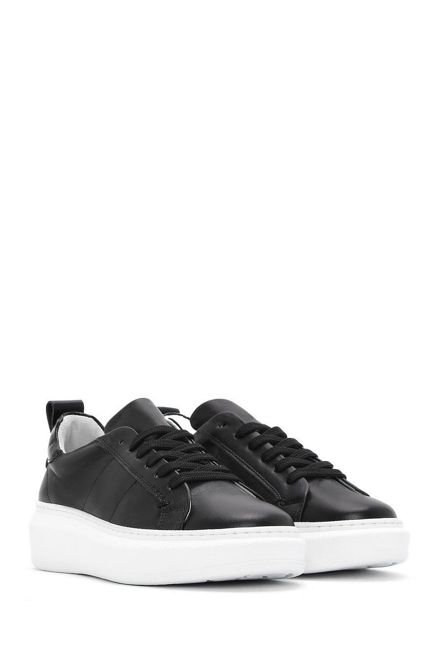 Kadın Siyah Bağcıklı Deri Sneaker