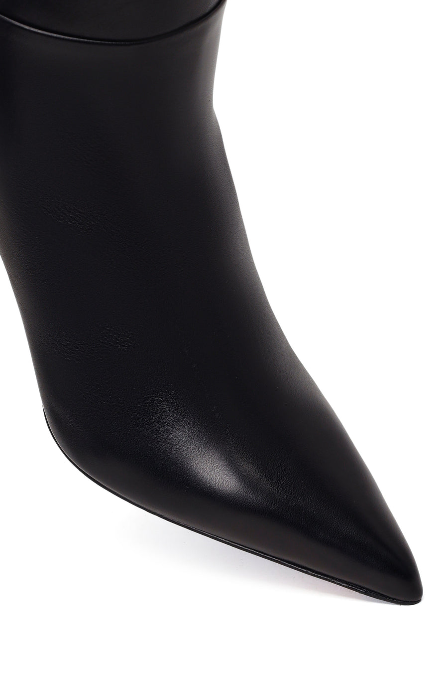 Woman Black Zip Closure Stiletto-Heel Leather Boots