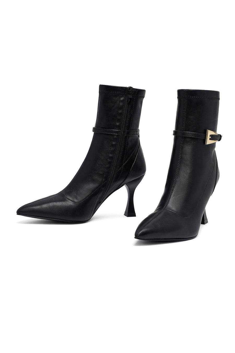 Woman Black Zippered Thin Heeled Boots