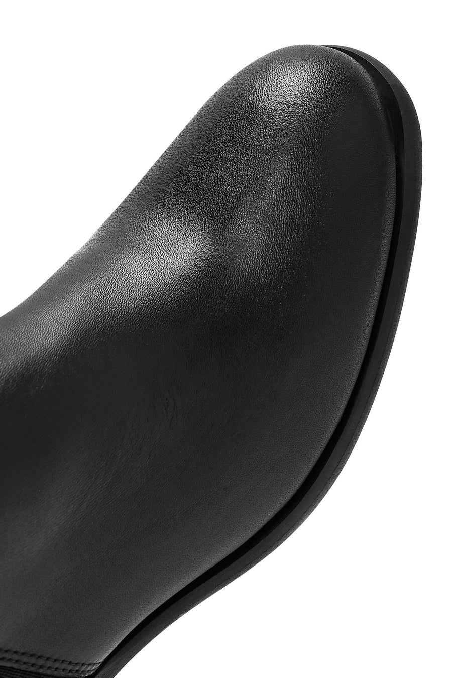 Woman Black Zippered Leather Boat