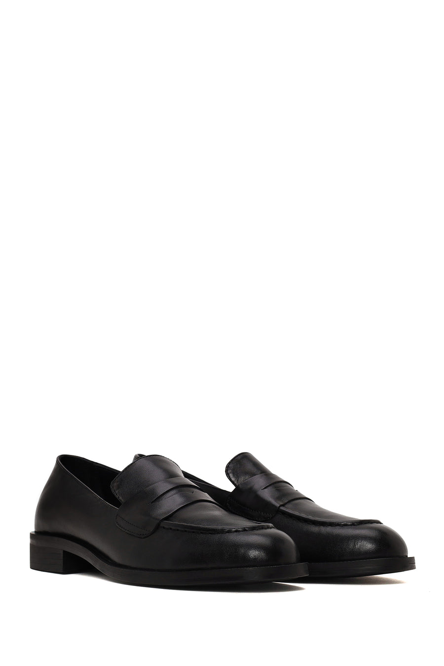 Woman Black Leather Loafer